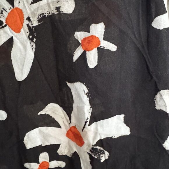 Kenzie Top Size L Sleeveless Black &  White Abstract Florals Tank V Neck Collar - Picture 3 of 5